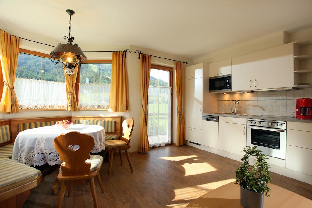 Ferienwohnung Haus Hirzinger Brixen im Thale Zimmer foto